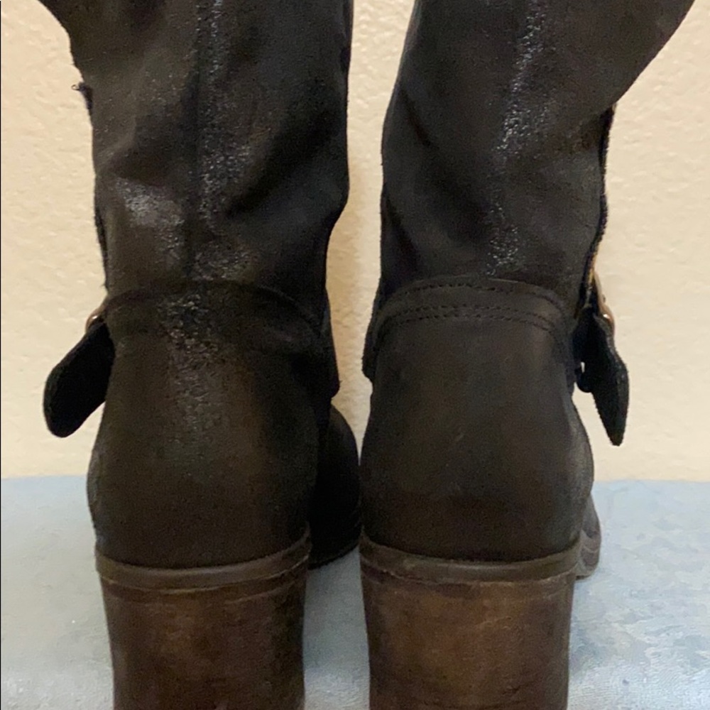 ✨Reduced AMAZING ankle booties w/a black buckle & patch - Picture 4 of 6